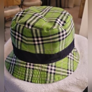 BURBERRY  GREEN HAT SIZE LARGE